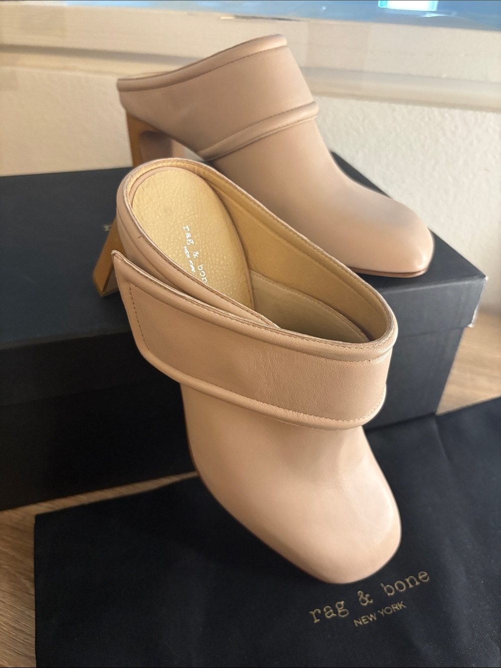 NWT rag & bone Elliot Mid Heel Pink Nude Leather Block Mules - Women’s Size 36